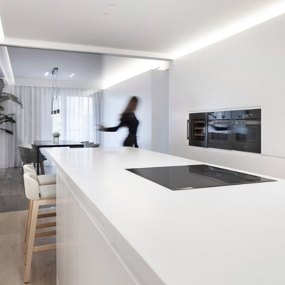 cocina blanca con Krion