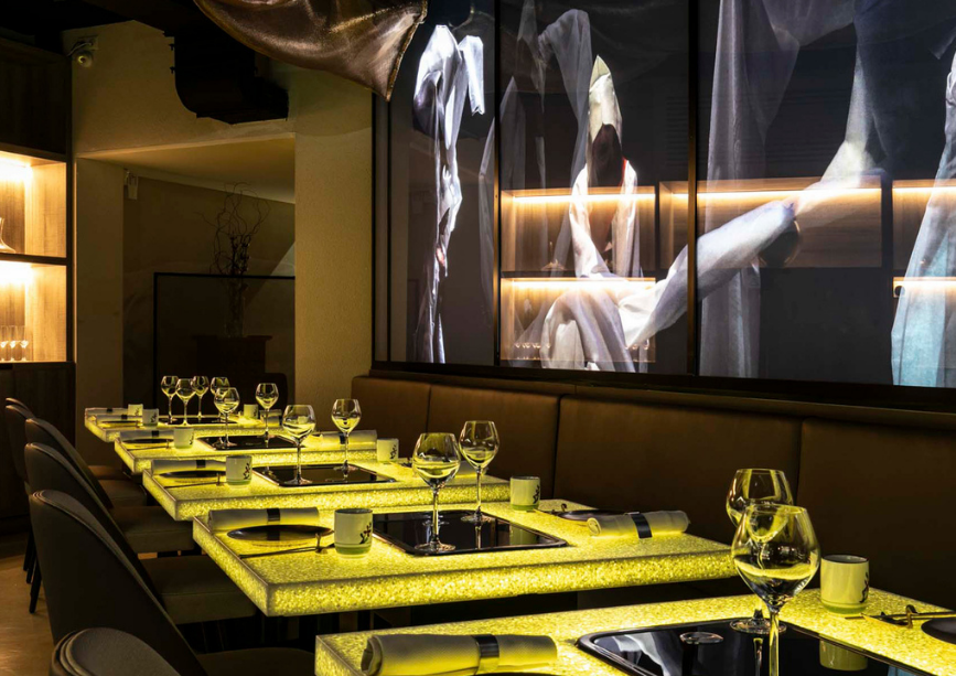 decorar un restaurante de lujo mesas iluminadas